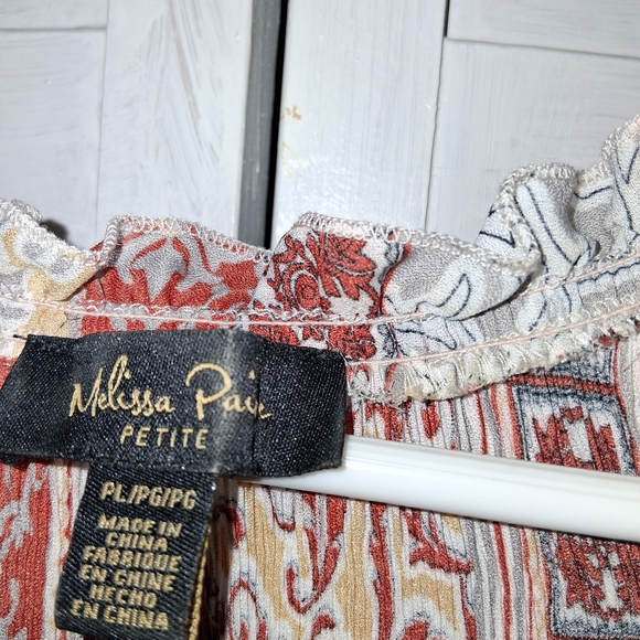 Melissa Paige Red and Cream Patterned Blouse - Picture 2 of 4